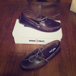minnetonka men's driving shoes